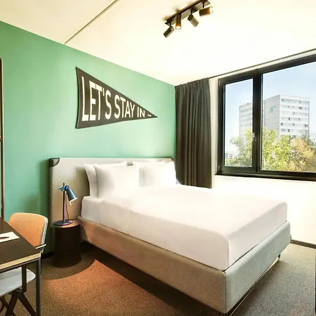 The Social Hub Alexanderplatz Hotel 4*