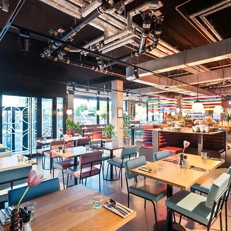 The Social Hub Alexanderplatz 4*