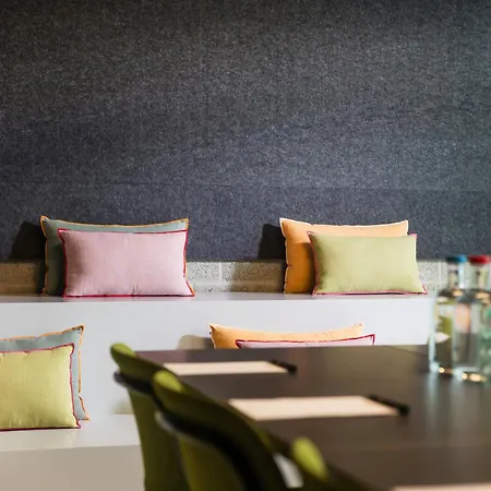 The Social Hub Alexanderplatz 4*
