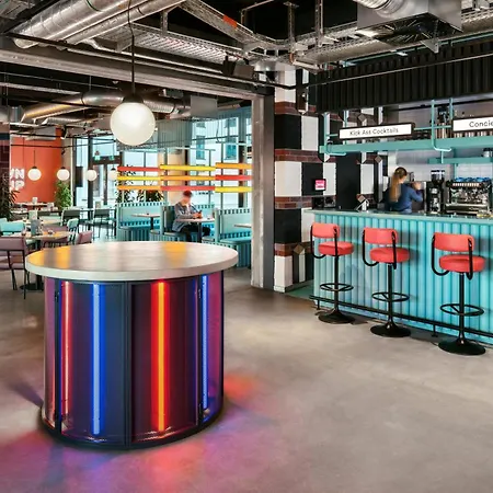 The Social Hub Alexanderplatz Hotel 4*