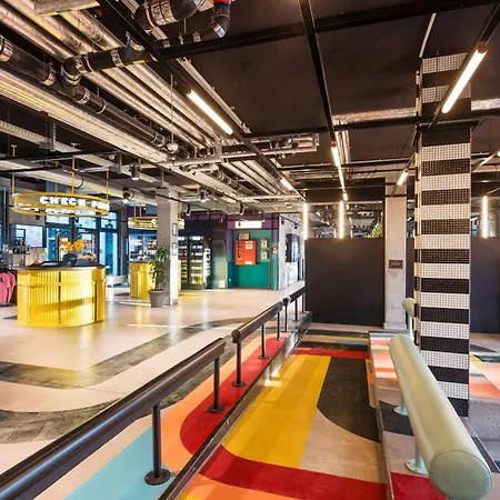 The Social Hub Alexanderplatz 酒店 4*