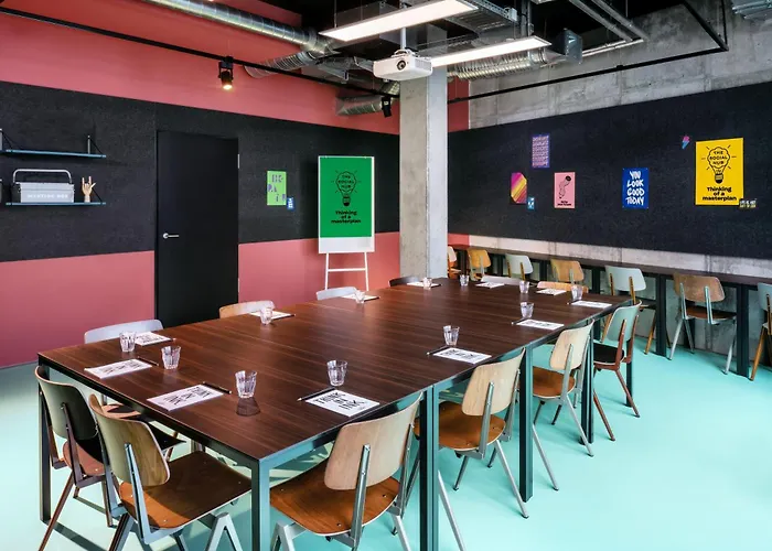 The Social Hub Alexanderplatz 4*