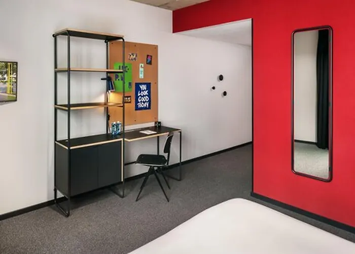 The Social Hub Alexanderplatz 4*