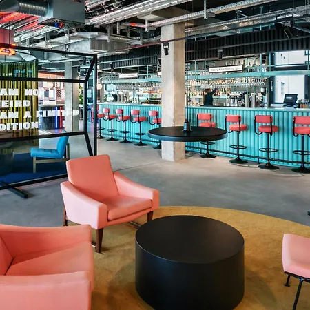 The Social Hub Alexanderplatz فندق برلين