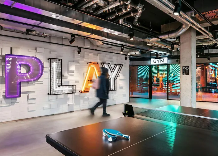 The Social Hub Alexanderplatz فندق برلين